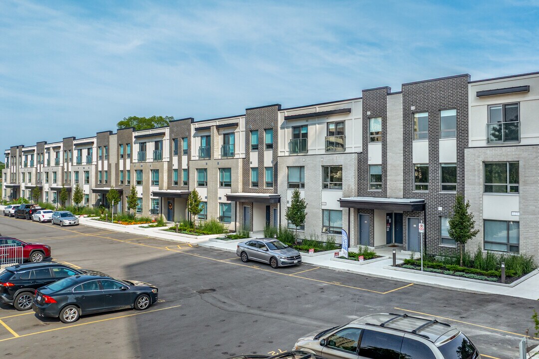710 The West Mall in Toronto, ON - Building Photo