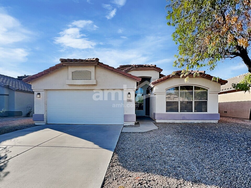 17112 N Melissa Ln in Surprise, AZ - Foto de edificio