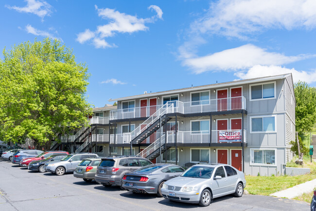 College Crest in Pullman, WA - Foto de edificio - Building Photo