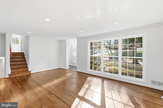 7821 Cayuga Ave in Bethesda, MD - Building Photo - Building Photo