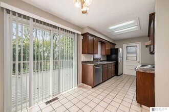 4701 Schroeder Dr in Omaha, NE - Building Photo - Building Photo