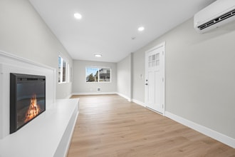 1412 23rd St NE, Unit 1 in Lake Stevens, WA - Foto de edificio - Building Photo