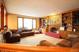 23816 SE 47th Pl in Issaquah, WA - Building Photo - Building Photo