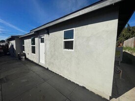 2147 Calle Serena in San Diego, CA - Building Photo