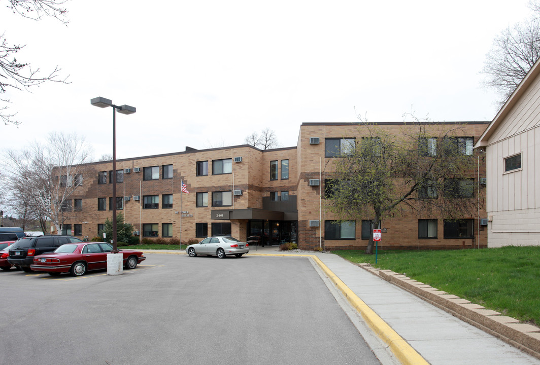 Westonka Estates in Mound, MN - Building Photo