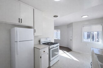 2028 Wallace Ave in Costa Mesa, CA - Building Photo - Building Photo