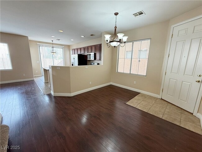 5394 Floating Flower Ave in Las Vegas, NV - Foto de edificio - Building Photo