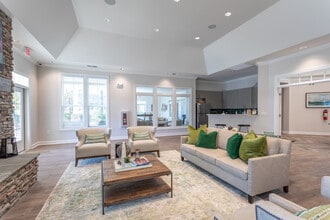 Hudson Carolina Colours in New Bern, NC - Foto de edificio - Building Photo