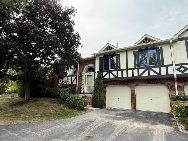 9204 Drummond Dr