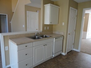 3206 Claybrooke Dr NE in Marietta, GA - Foto de edificio - Building Photo