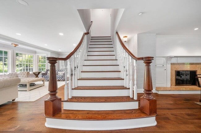 22 Crane Rd in Scarsdale, NY - Building Photo - Building Photo