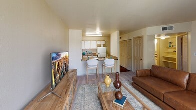 Paradise Oaks Apartments in Austin, TX - Foto de edificio - Building Photo