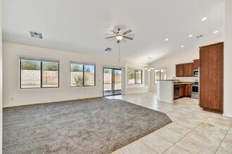 8962 W Grovers Ave in Peoria, AZ - Building Photo - Building Photo