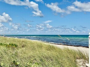 9201 Collins Ave in Surfside, FL - Building Photo - Building Photo
