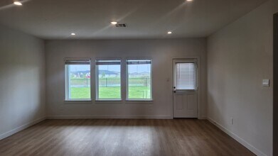1503 Native Reef Wy in Iowa Colony, TX - Building Photo - Building Photo