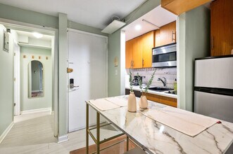 250 E 33rd St, Unit ID1323974P in New York, NY - Foto de edificio - Building Photo