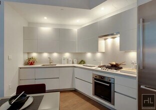 East 44th Street, Unit 18G in New York, NY - Building Photo - Building Photo