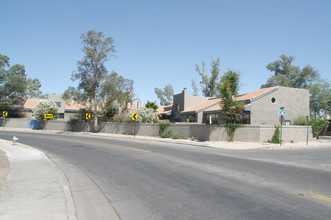 East Elm Place in Tucson, AZ - Building Photo - Building Photo