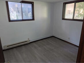 909 7th St in Howard Lake, MN - Foto de edificio - Building Photo