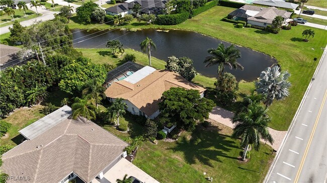 property at 4515 Lakewood Blvd