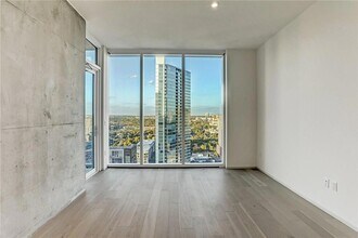 301 West Ave, Unit 2502 in Austin, TX - Building Photo - Building Photo