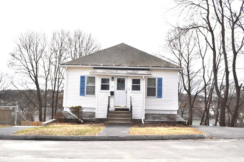 26 Johnson St in Worcester, MA - Building Photo