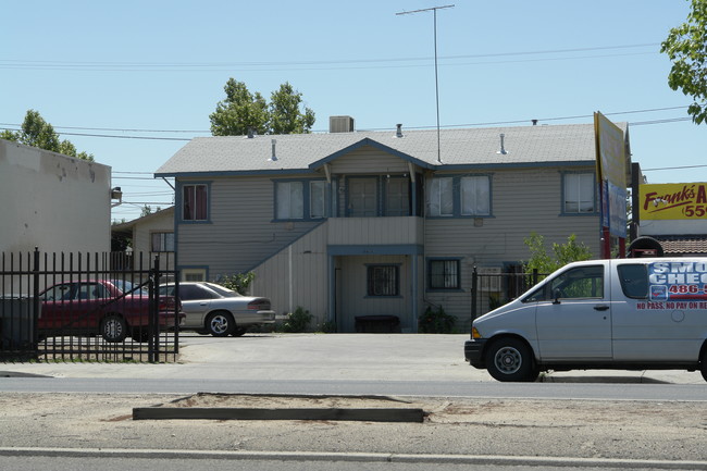 2814 E Belmont Ave in Fresno, CA - Building Photo - Building Photo