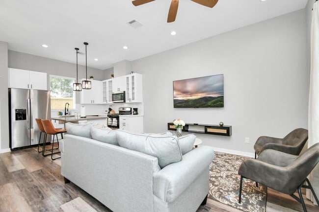 407 Stonework Garden Ln