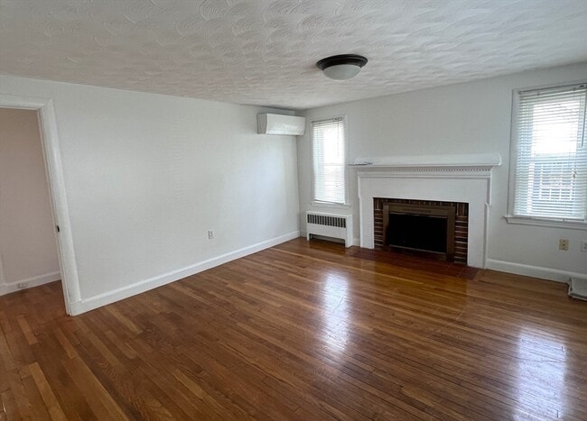 16 Elliott St in Melrose, MA - Building Photo - Building Photo