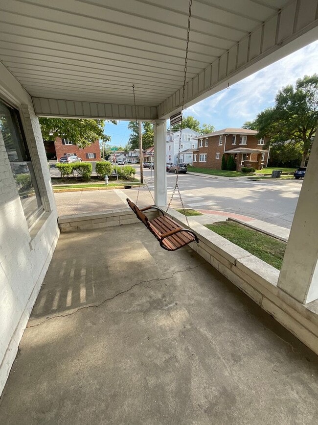 323 N Grant St in Bloomington, IN - Building Photo - Building Photo