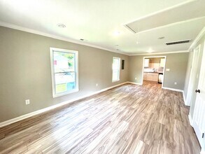 2911 Meridian St N in Huntsville, AL - Building Photo - Building Photo