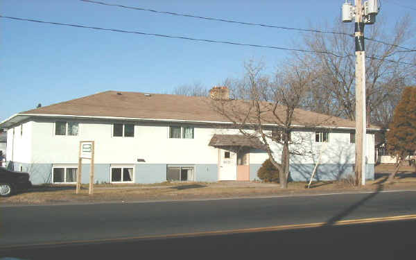 Division Street Apartments in North St. Paul, MN - Building Photo - Building Photo