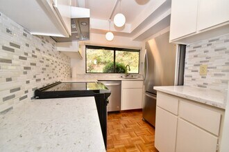 108 Lincoln Dr in Sausalito, CA - Building Photo - Building Photo