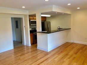 50 Gerry Rd in Brookline, MA - Building Photo - Building Photo