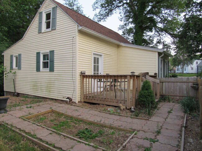 844 54th Street B photo'