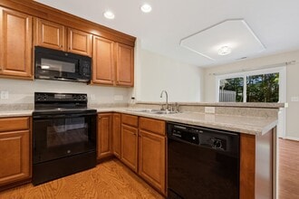 2703 Bartlett Circle in Hillsborough, NC - Building Photo - Building Photo