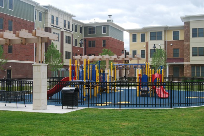 The Willows at Gloria Robinson in Jersey City, NJ - Foto de edificio - Building Photo