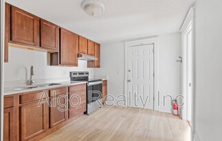 3200 Bloomington Ave in Minneapolis, MN - Building Photo