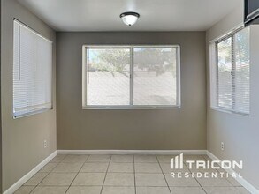 43931 Broadwater Ave in Lancaster, CA - Foto de edificio - Building Photo