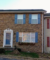 2394 Breckenridge Ct in Harrisonburg, VA - Building Photo