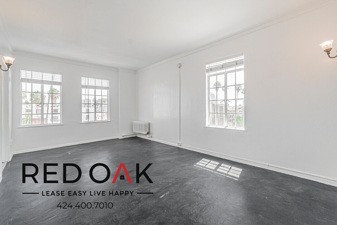 535 S Gramercy Pl in Los Angeles, CA - Building Photo