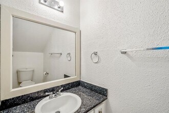 2501 Bering Dr in Houston, TX - Building Photo - Building Photo
