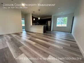 15 Johnson St in Depoe Bay, OR - Building Photo - Building Photo