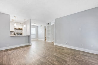 The Vail in Dallas, TX - Building Photo - Building Photo