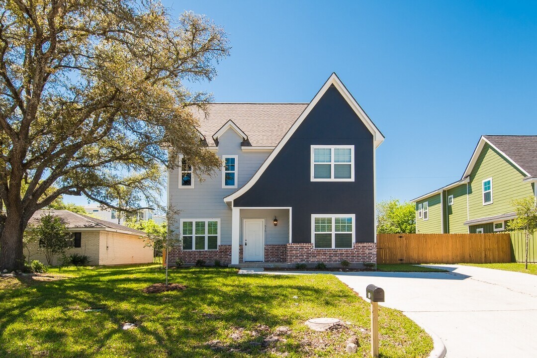 515 Olive St in Bryan, TX - Foto de edificio