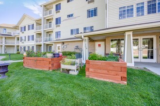 Whispering Chase Senior Apartments in Cheyenne, WY - Foto de edificio - Building Photo