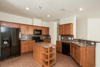 2017 Sandy Bank Ln in Pearland, TX - Building Photo - Building Photo