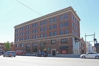 527-529 Commercial St in Emporia, KS - Building Photo - Building Photo
