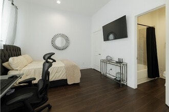 10760 Craighead Dr in Houston, TX - Building Photo - Building Photo