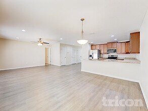 8751 Barco Ln in Jacksonville, FL - Foto de edificio - Building Photo